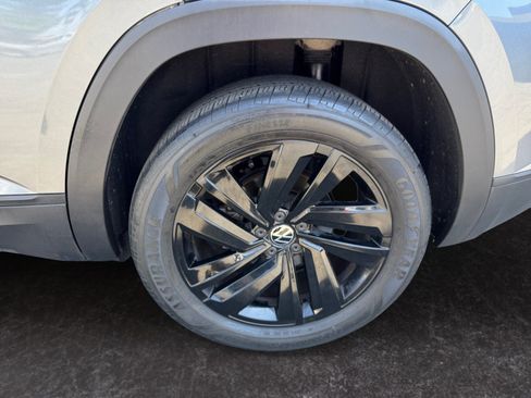 Used 2022 Volkswagen Atlas Cross Sport SE w/ Black Wheel Package FWD image 14