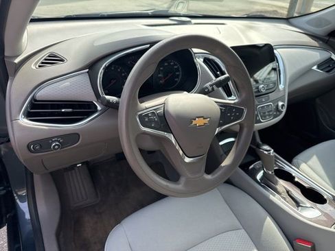 Used 2019 Chevrolet Malibu LT w/ Driver Confidence Package FWD image 18