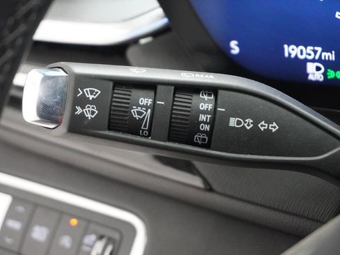 Used 2025 Buick Enclave Sport Touring w/ Power Package image 25