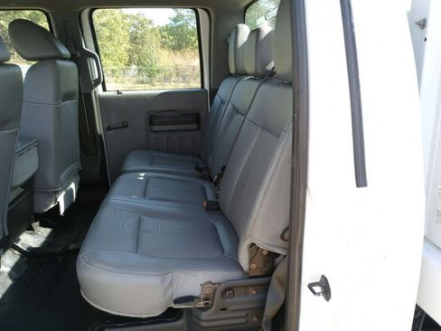 Used 2011 Ford F350 XL w/ Camper Pkg image 16