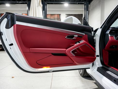 Used 2016 Porsche 911 Carrera 4S image 26