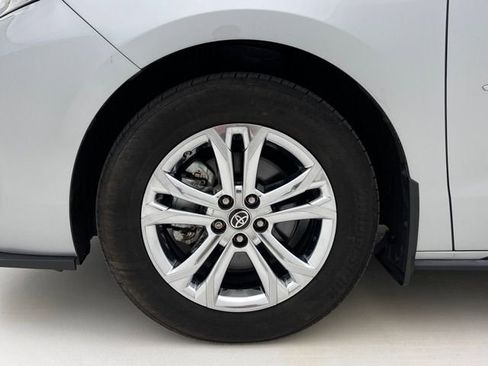 Used 2023 Toyota Sienna XSE image 28