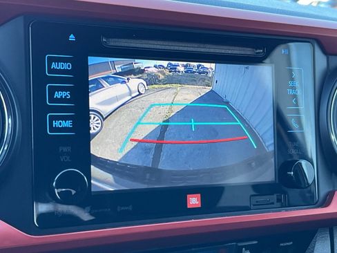 Used 2016 Toyota Tacoma TRD Off-Road image 20