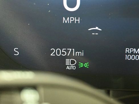 Used 2025 Buick Enclave Avenir w/ Super Cruise Package AWD/4WD image 28