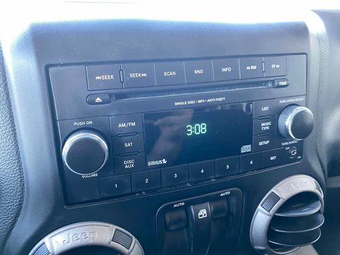 Used 2013 Jeep Wrangler Sport AWD/4WD image 15