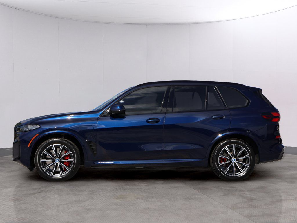 Used 2025 BMW X5 xDrive50e w/ M Sport Package AWD/4WD image 4