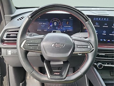 Used 2025 Chevrolet Traverse RS w/ LPO, Floor Liner Package AWD/4WD image 18