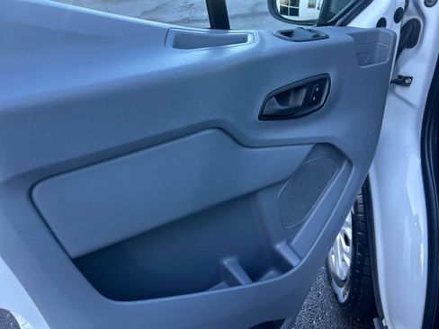 Used 2019 Ford Transit 150 XLT image 10