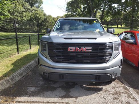 Used 2025 GMC Sierra 1500 Elevation w/ Elevation Premium Package AWD/4WD image 2