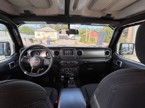 Used 2023 Jeep Wrangler Unlimited AWD/4WD image 9