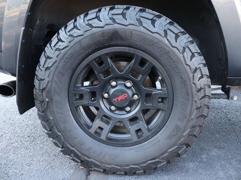 Used 2020 Toyota 4Runner TRD Off-Road AWD/4WD image 43
