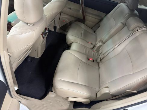 Used 2011 Toyota Highlander Limited w/ Tow Pkg FWD image 30
