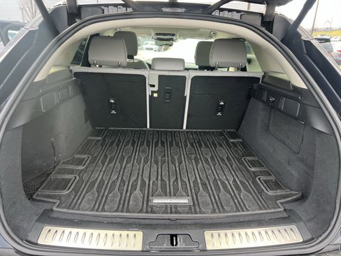 Certified 2025 Land Rover Range Rover Velar S image 36