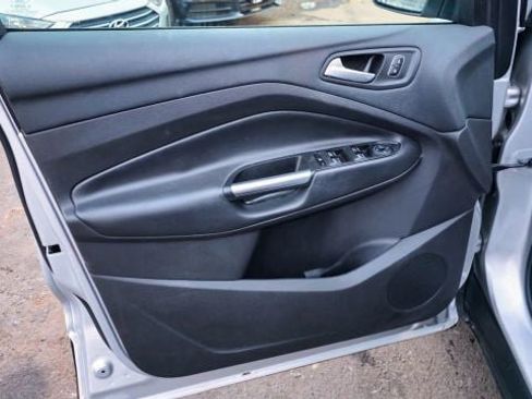 Used 2017 Ford Escape SE w/ Equipment Group 201A image 27