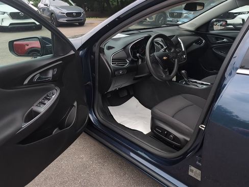 Used 2019 Chevrolet Malibu LT FWD image 11