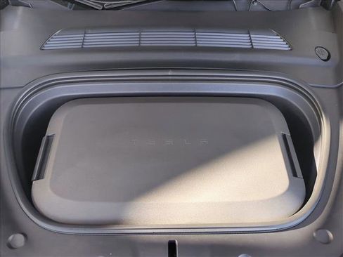 Used 2025 Tesla Model Y Long Range image 24