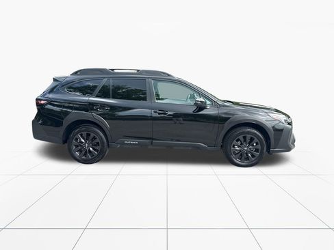 Used 2025 Subaru Outback Onyx Edition AWD/4WD image 10