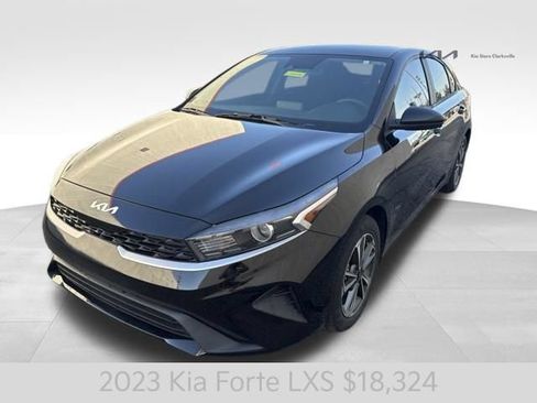 Certified 2023 Kia Forte LXS FWD image 4
