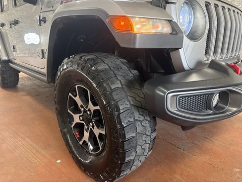 Used 2019 Jeep Wrangler Unlimited Rubicon AWD/4WD image 9