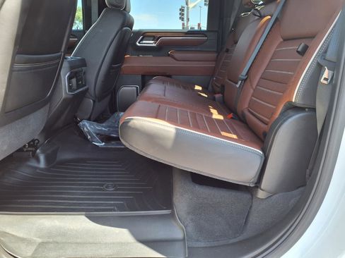 Used 2025 GMC Sierra 2500 Denali Ultimate w/ Max Trailering Package AWD/4WD image 16