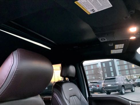 Used 2017 Ford F150 Platinum w/ Equipment Group 701A Luxury image 13