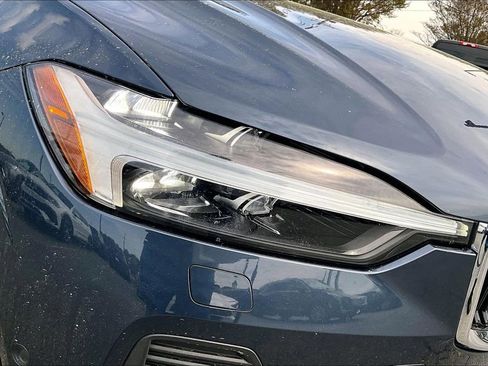 Used 2022 Volvo XC60 B5 Momentum w/ Advanced Package image 32