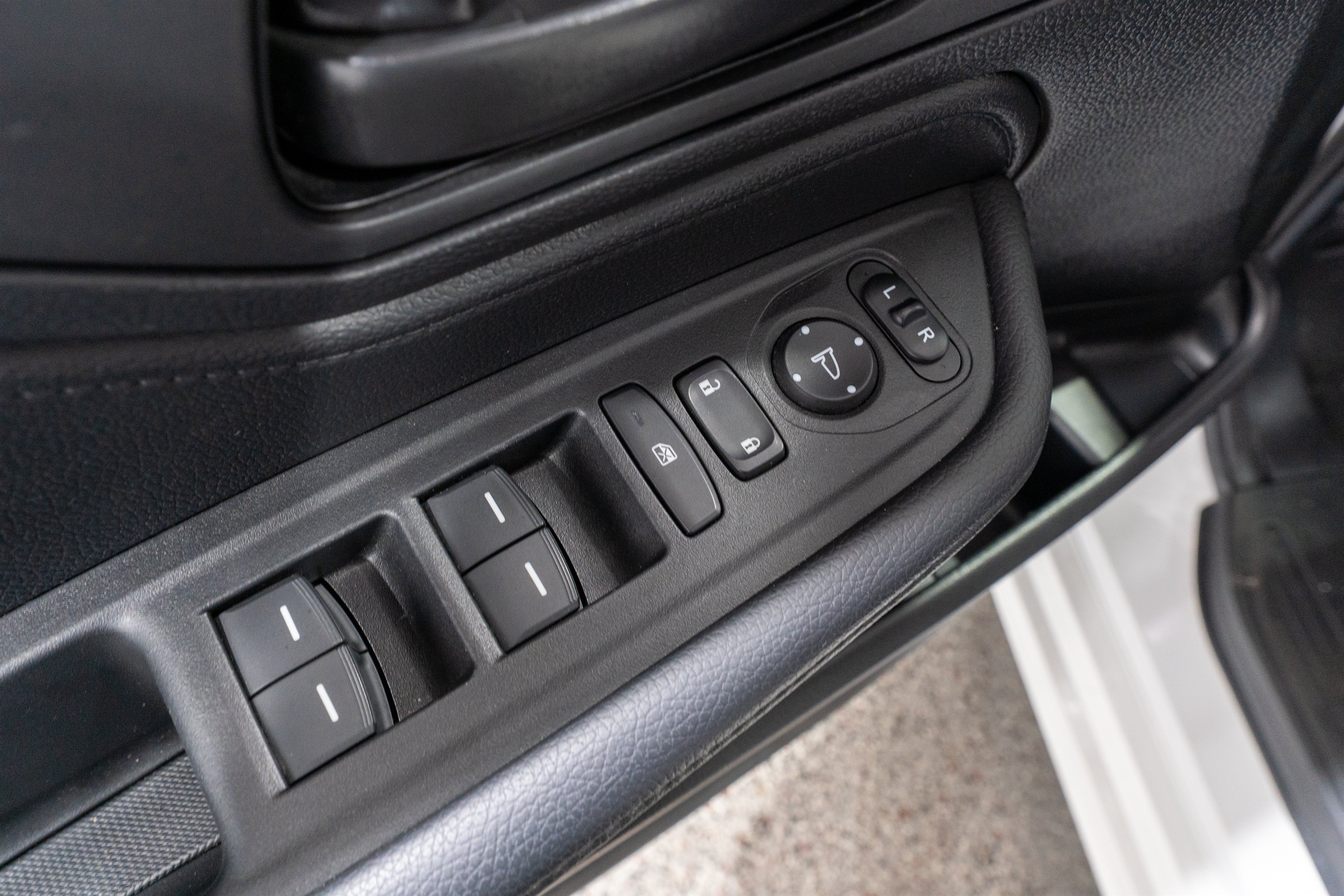 Used 2025 Honda Odyssey Sport-L image 15