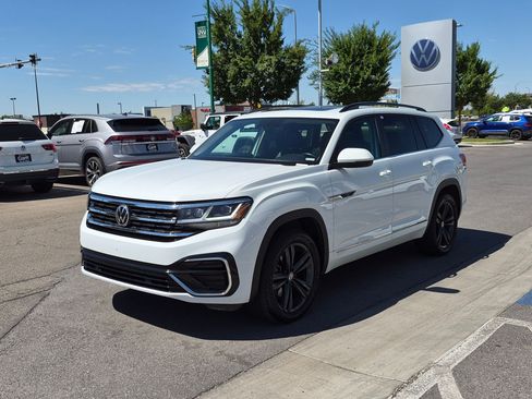 Used 2021 Volkswagen Atlas SE w/ Panoramic Sunroof Package AWD/4WD image 10