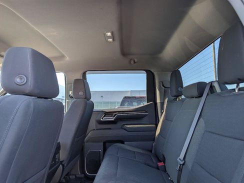 Used 2023 Chevrolet Silverado 1500 LT w/ Z71 Off-Road Package AWD/4WD image 16