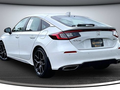Used 2024 Honda Civic Sport Touring image 4