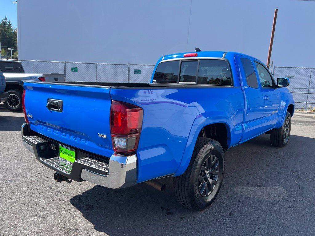 Certified 2021 Toyota Tacoma SR5 AWD/4WD image 4