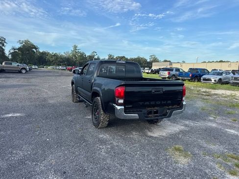 Used 2021 Toyota Tacoma SR5 RWD image 3