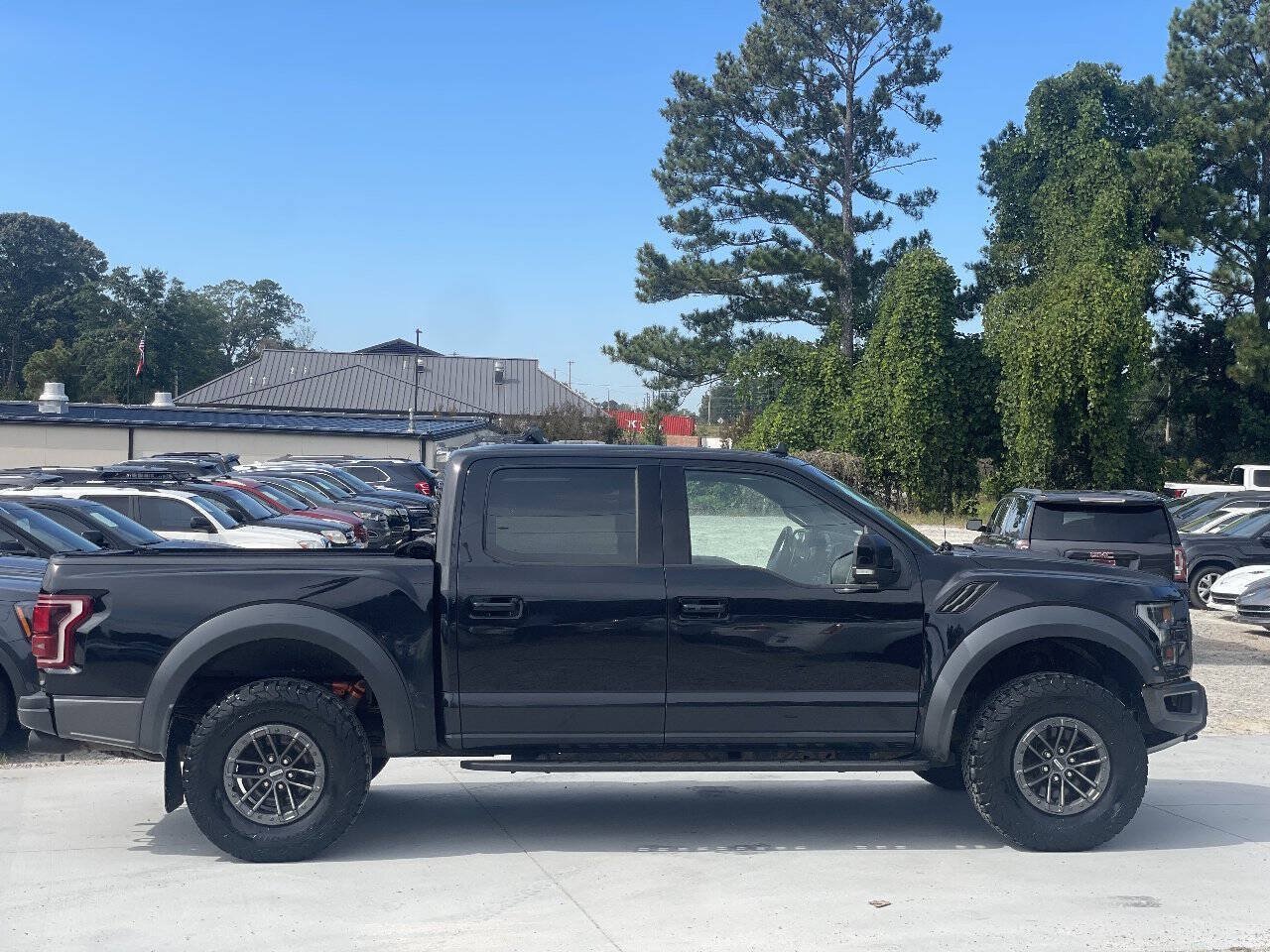 Used 2019 Ford F150 Raptor w/ Equipment Group 802A Luxury AWD/4WD image 9