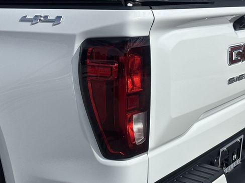 Used 2025 GMC Sierra 1500 Elevation w/ Preferred Package image 31