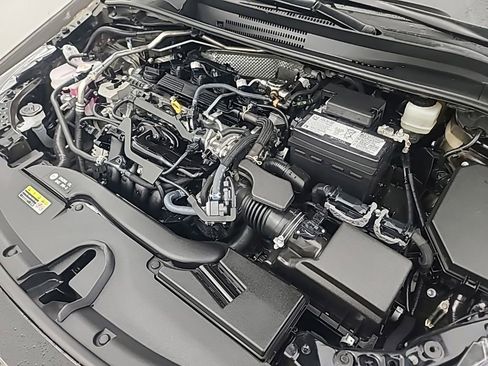 Used 2025 Toyota Corolla LE image 37