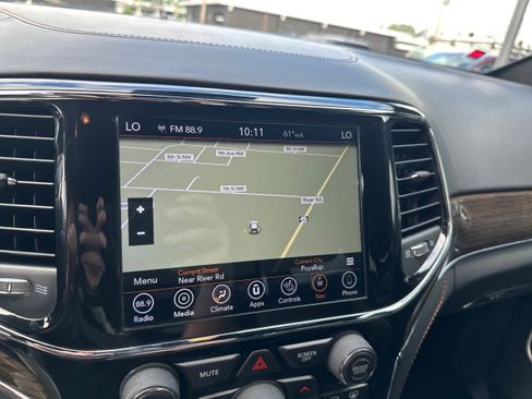 Used 2019 Jeep Grand Cherokee Summit AWD/4WD image 31