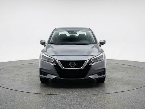 Used 2025 Nissan Versa SV FWD image 2