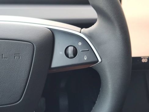 Used 2026 Tesla Model Y 2WD image 37