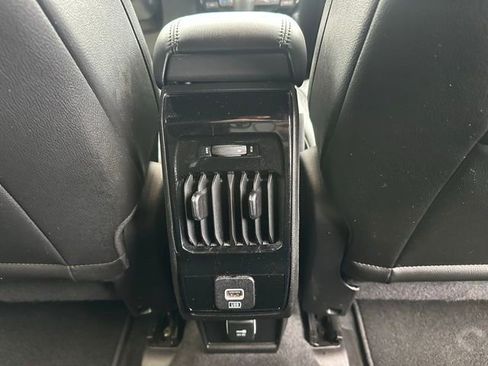 Used 2024 Jeep Compass Limited image 33