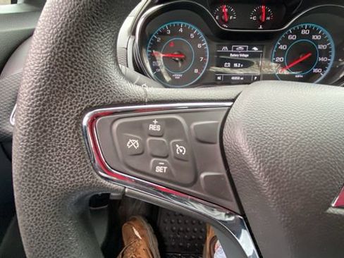 Used 2017 Chevrolet Cruze LT image 24