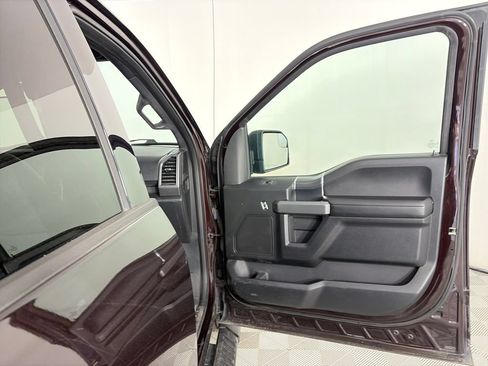 Used 2018 Ford F150 XLT w/ Equipment Group 302A Luxury AWD/4WD image 30