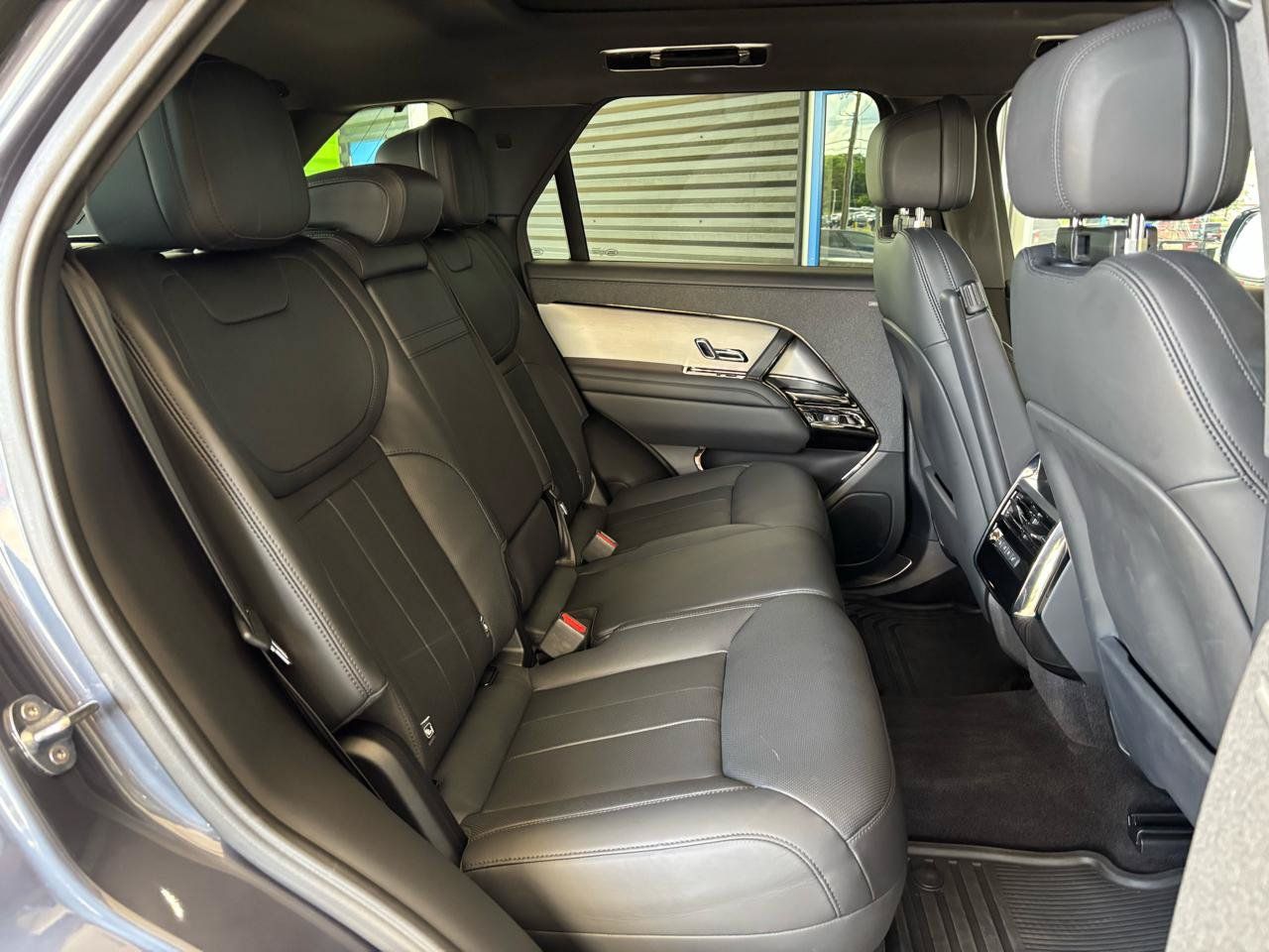 Used 2023 Land Rover Range Rover Sport SE AWD/4WD image 24