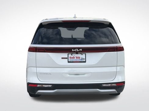 Used 2024 Kia Carnival LX image 4