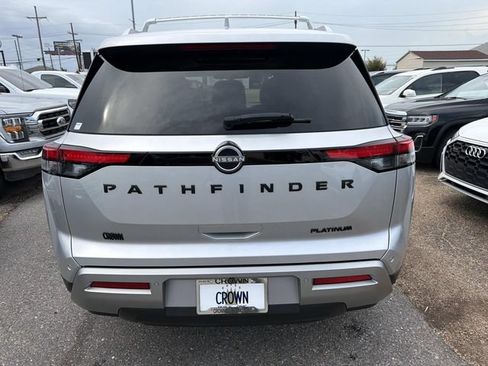 Used 2024 Nissan Pathfinder Platinum FWD image 8