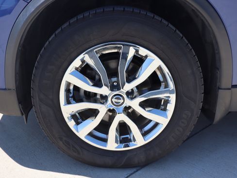 Used 2017 Nissan Rogue SV AWD/4WD image 24