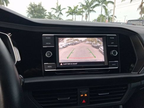 Used 2023 Volkswagen Jetta SE FWD image 28