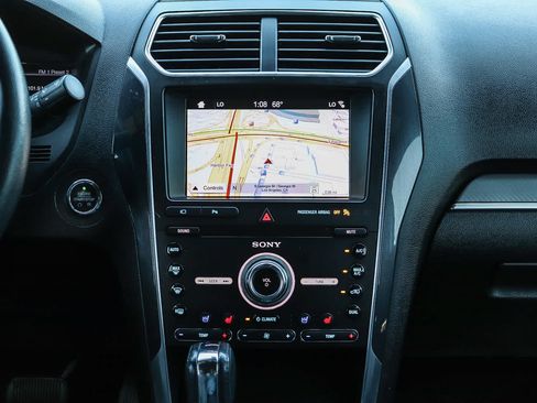 Used 2019 Ford Explorer Sport w/ Equipment Group 401A AWD/4WD image 13