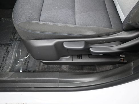 Used 2025 Chevrolet Trax LS w/ LS Convenience Package FWD image 16