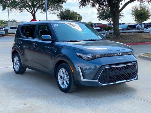 Used 2024 Kia Soul LX w/ Option Group 015 image 16