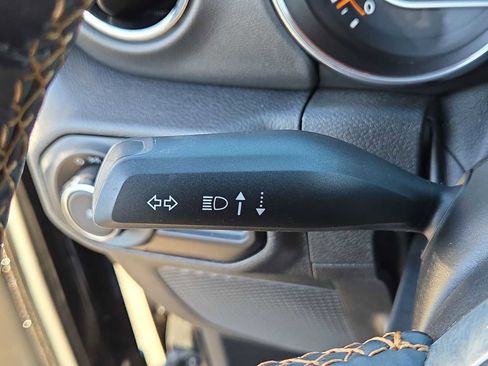 Used 2021 Jeep Wrangler Unlimited Sahara image 28